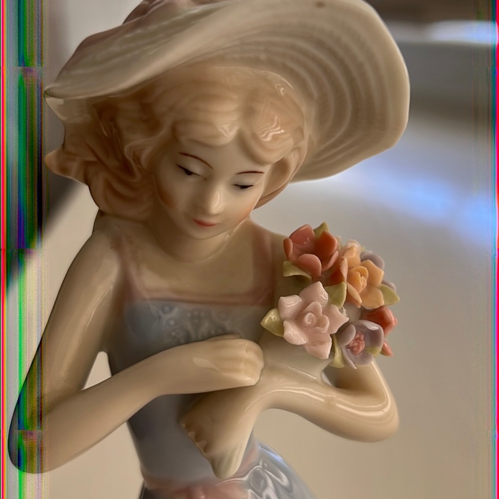 House of Lloyd, Gathering Flowers Lady porcelain figurine, 1998  💐